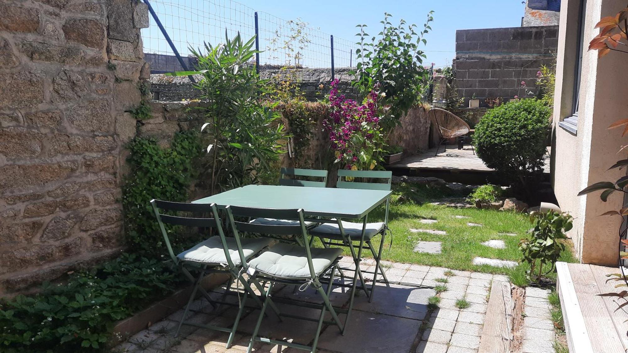 Le Duclos, Appartement Rez-De-Jardin Dinan Centre المظهر الخارجي الصورة